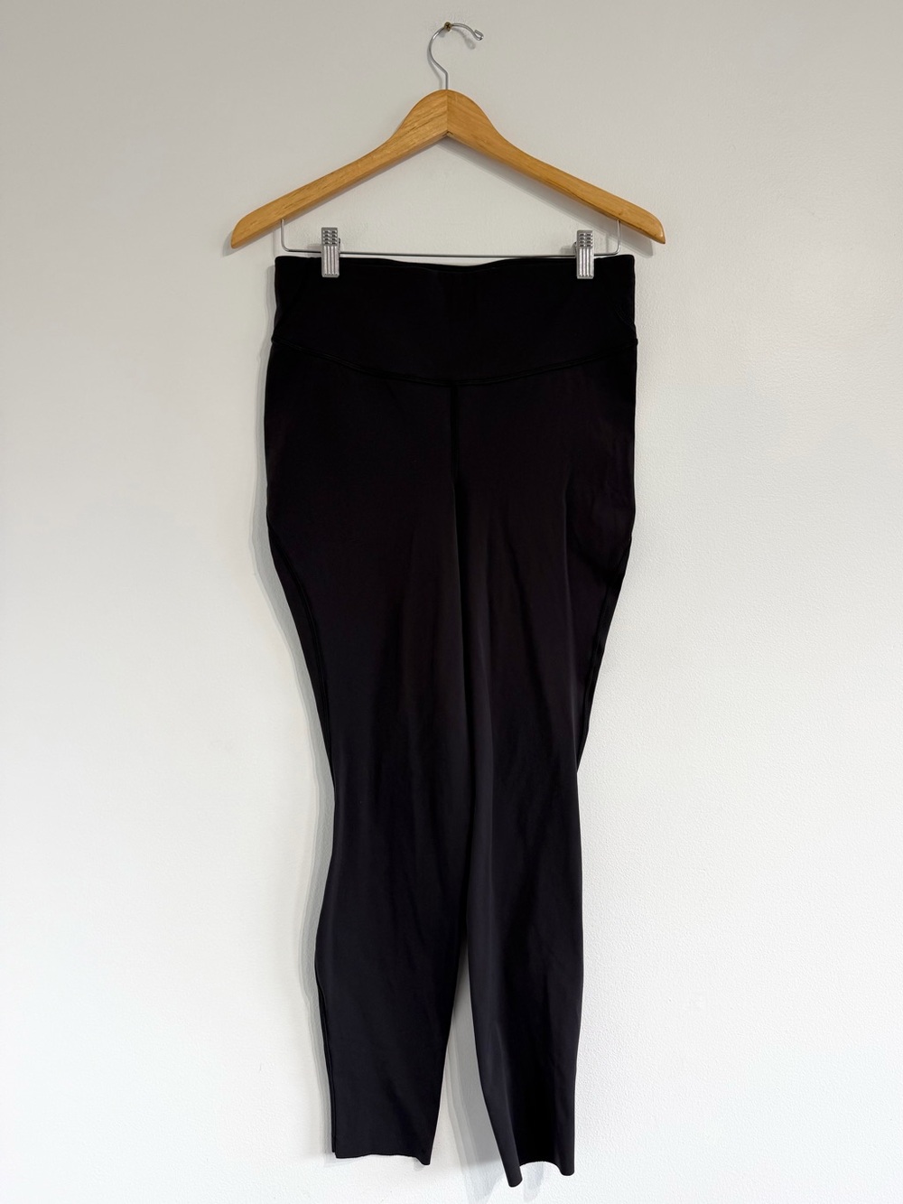 Lululemon Base Pace High-Rise Tight 28" Brushed Black running workout - Picture 2 of 12